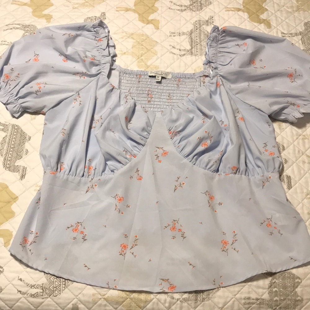 Sweet Rain Blouse with puffy sleeves